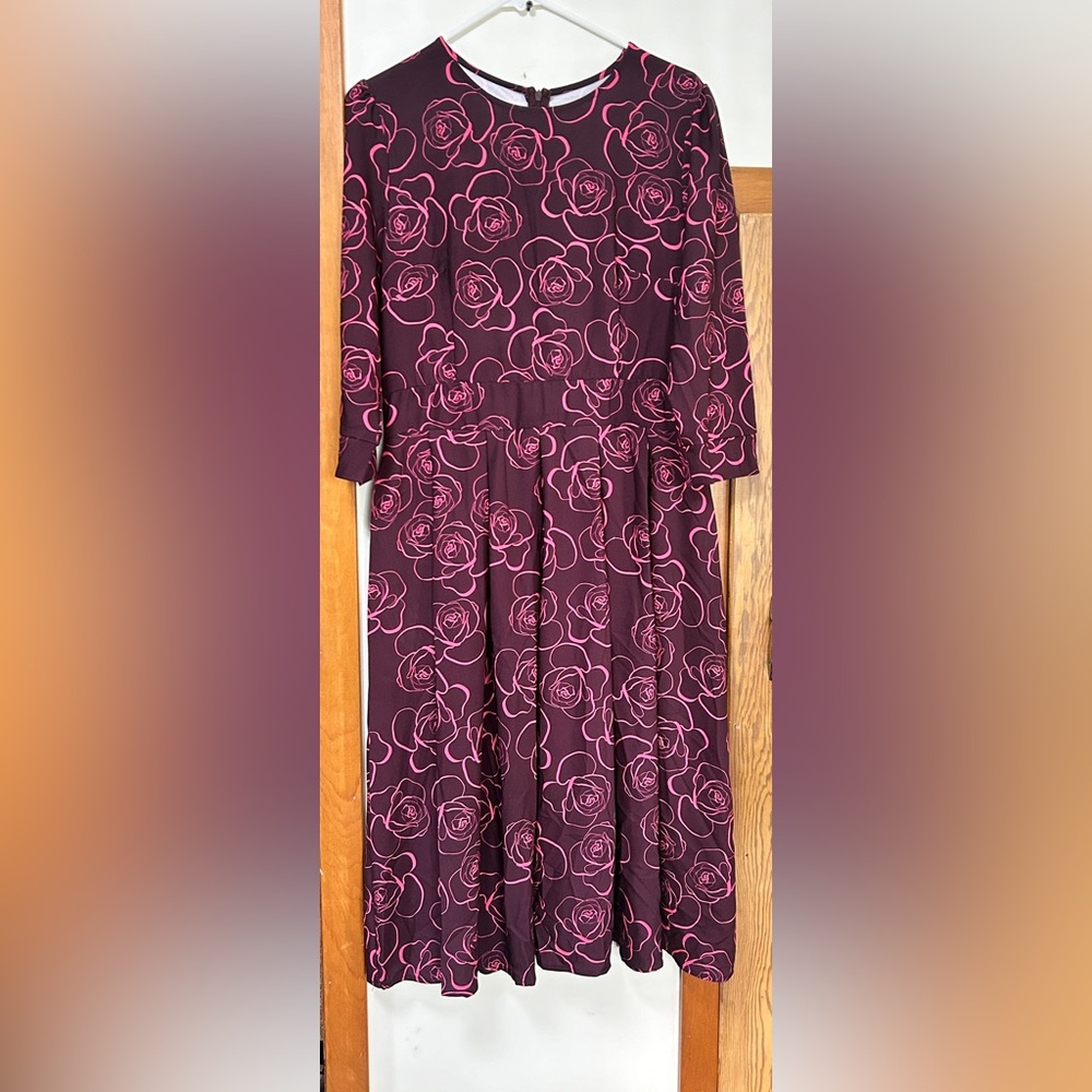 Women’s large vintage floral dress.